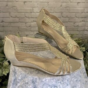 Charter Club Ginifur Gold Embellished Strappy Wedge Dress Sandals WMS 10M🌟NWOT